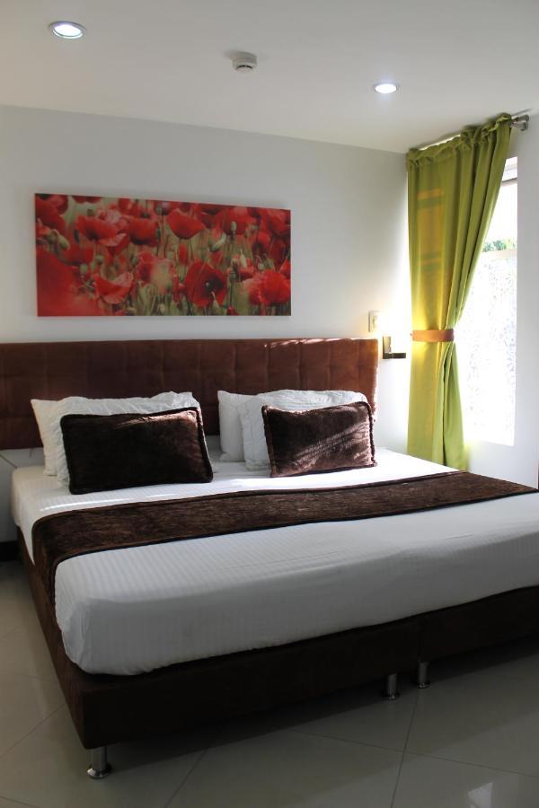 Hotel Boutique Las Rosas 5 G Medellin Exterior photo